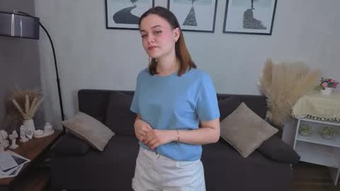 My name is Mia hello everyone online show from April 5, 11:51 am