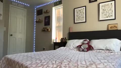 cici1900 online show from May 23, 12:27 am