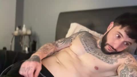 Snapshot of cicigetthe85 chatting on February 5, 12:48 am cicigetthe85 online show from February 5, 12:48 am