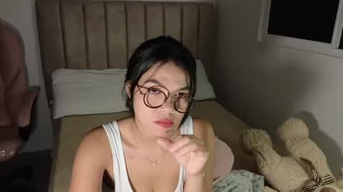 Snapshot of cielo_18d chatting on June 24, 6:23 am Mia online show from June 24, 6:23 am