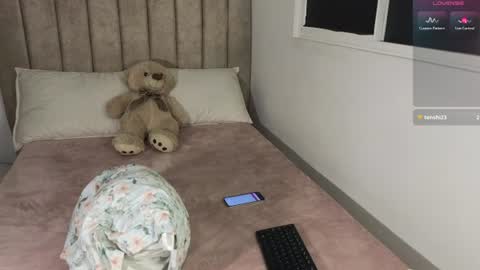 Snapshot of cielo_18d chatting on August 2, 4:55 am Mia online show from August 2, 4:55 am