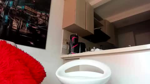 Snapshot of cielo_9 chatting on June 3, 2:33 pm Sara INSTAGRAM SARARENDON7798 online show from June 3, 2:33 pm