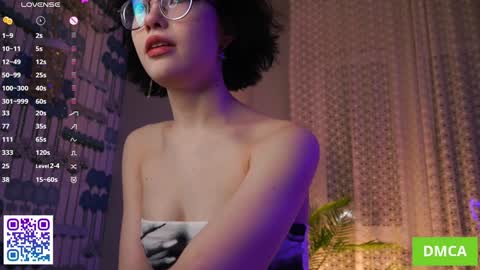 Snapshot of cinacandy chatting on February 5, 5:50 pm L online show from February 5, 5:50 pm