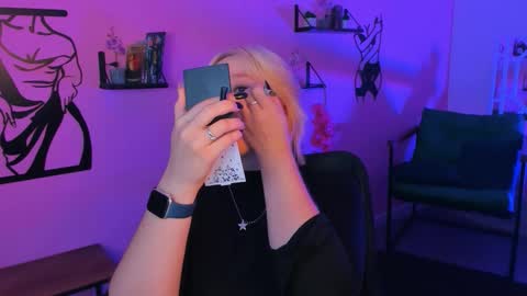 Cin Bellamy online show from September 12, 9:53 am