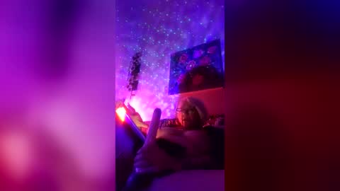 Snapshot of cincygodass_dommymommy chatting on June 17, 5:21 am cincygodass_dommymommy online show from June 17, 5:21 am