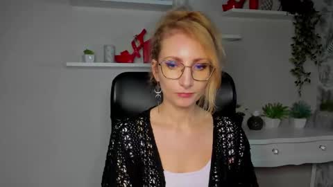 Cinderella online show from March 5, 6:31 am