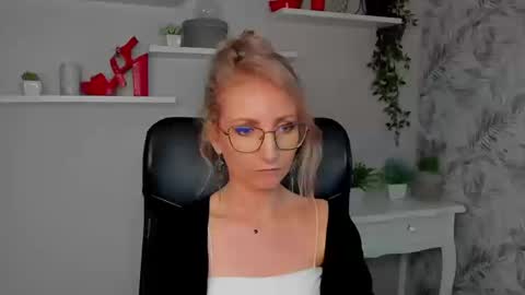 Cinderella online show from March 13, 6:42 am