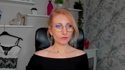 Cinderella online show from March 23, 6:28 am