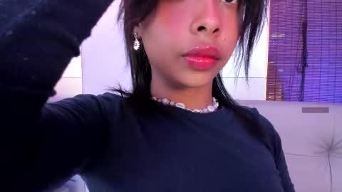 Snapshot of cinnamon_kyla chatting on March 3, 5:29 pm cinnamon_kyla online show from March 3, 5:29 pm