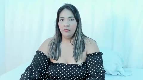 Snapshot of cinnamon_skin01 chatting on February 13, 7:21 pm Nailha online show from February 13, 7:21 pm