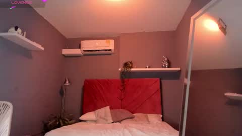 Snapshot of cinnia_ chatting on February 5, 11:26 am Cintia online show from February 5, 11:26 am