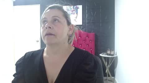 Snapshot of cinthia1609 chatting on February 8, 7:27 pm cinthia1609 online show from February 8, 7:27 pm