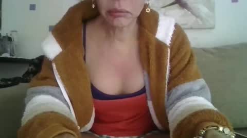 Snapshot of cinthia2525 chatting on June 11, 8:23 am cinthia2525 online show from June 11, 8:23 am