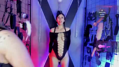 cinthia_iris_bdsm online show from April 18, 2:59 am