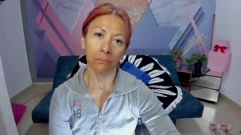 Snapshot of cintiagreyx chatting on February 10, 11:25 am  CINTIA  online show from February 10, 11:25 am