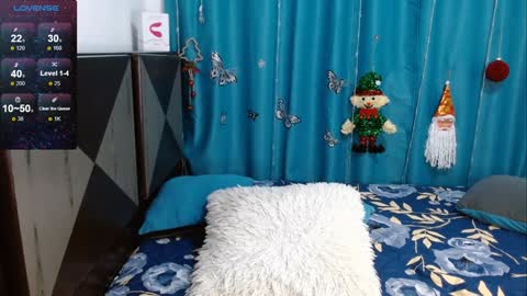 Snapshot of cintialorens1 chatting on December 31, 10:48 am joha natural hairy pussydont forget thumbs up online show from December 31, 10:48 am