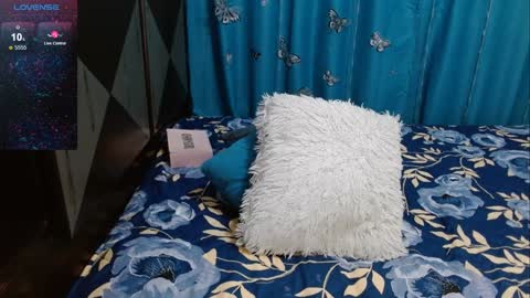 Snapshot of cintialorens1 chatting on January 24, 10:53 am joha natural hairy pussydont forget thumbs up online show from January 24, 10:53 am