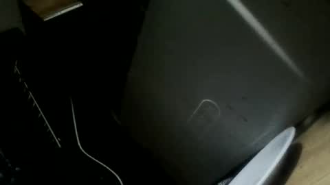 oilywanker online show from December 1, 5:46 pm