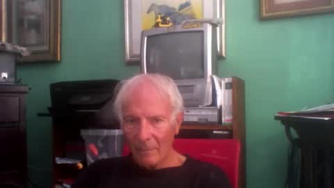 Snapshot of ciuk chatting on October 3, 9:06 am ciuk online show from October 3, 9:06 am