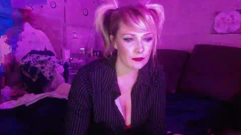 cj_wunderlust online show from October 8, 2:53 am