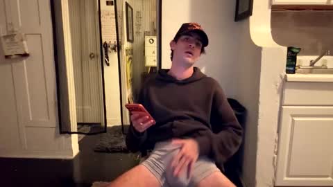 ckeefer96 online show from April 6, 8:15 am