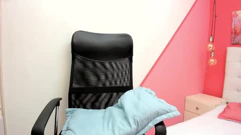 claire aristizabal online show from January 25, 4:02 am