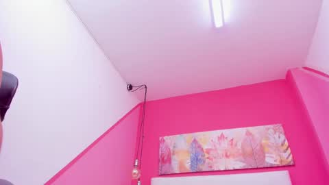 claire aristizabal online show from February 11, 6:51 am