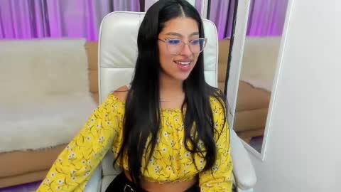 claire aristizabal online show from November 18, 8:24 pm