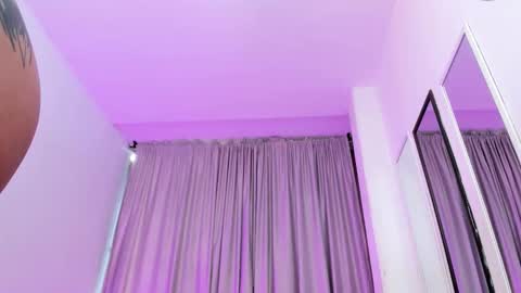 claire aristizabal online show from December 4, 8:28 pm