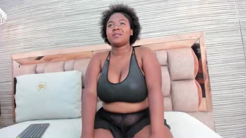 claire_bonny online show from November 28, 6:54 pm