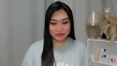 Snapshot of claire_wntr chatting on May 16, 12:15 pm CLAIRE online show from May 16, 12:15 pm