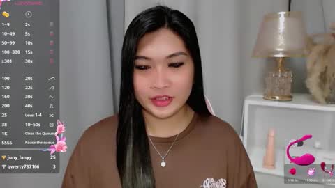Snapshot of claire_wntr chatting on June 8, 4:51 pm CLAIRE online show from June 8, 4:51 pm