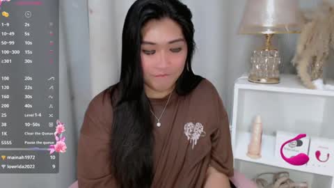 Snapshot of claire_wntr chatting on July 2, 5:52 pm CLAIRE online show from July 2, 5:52 pm