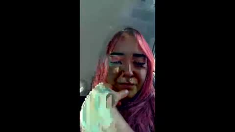 Snapshot of clairebarez chatting on June 4, 8:37 pm Claire online show from June 4, 8:37 pm