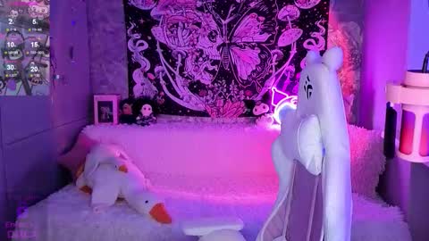 Snapshot of clairefaers chatting on November 16, 6:13 pm Claire Faers online show from November 16, 6:13 pm