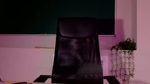 Claire online show from May 28, 2:47 pm