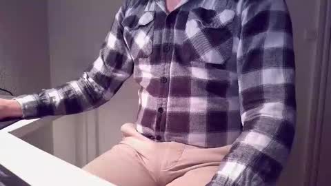 clamshive7 online show from February 3, 8:58 pm