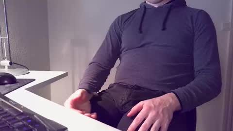 clamshive7 online show from March 25, 10:16 pm