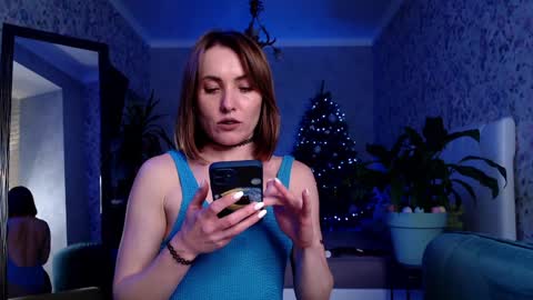 Snapshot of clara_bendover chatting on January 13, 6:49 pm Clara online show from January 13, 6:49 pm