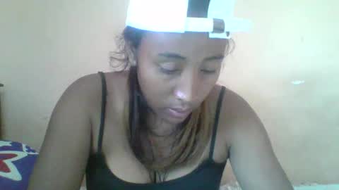 Snapshot of clarah0123 chatting on October 28, 8:29 am Clarah0123 online show from October 28, 8:29 am