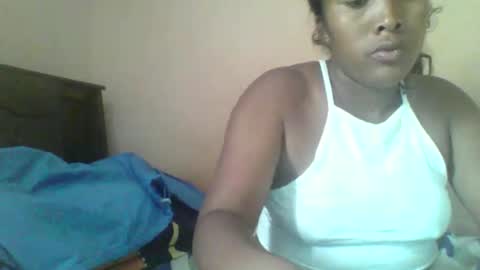 Snapshot of clarah0123 chatting on November 24, 9:31 am Clarah0123 online show from November 24, 9:31 am
