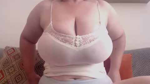 Snapshot of claralollipop chatting on July 17, 2:56 pm Clara online show from July 17, 2:56 pm