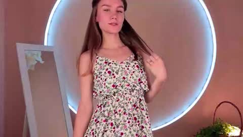 Snapshot of clare_ff chatting on October 16, 9:21 am Claire online show from October 16, 9:21 am