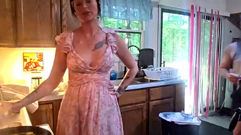 Snapshot of clarnbear chatting on June 20, 11:40 pm clarnbear online show from June 20, 11:40 pm