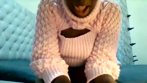 Snapshot of classic_carmen chatting on May 30, 12:08 am carmen online show from May 30, 12:08 am
