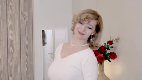 Classy Tinna online show from March 17, 8:17 am