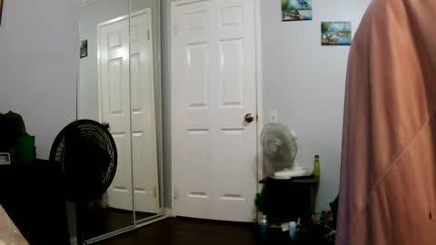 Claudia online show from June 11, 1:53 pm