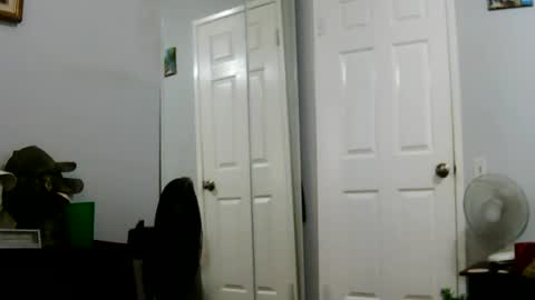 Claudia online show from August 4, 4:42 pm