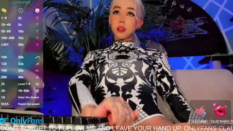 Snapshot of claudia_cooper chatting on January 5, 6:46 am online show from January 5, 6:46 am