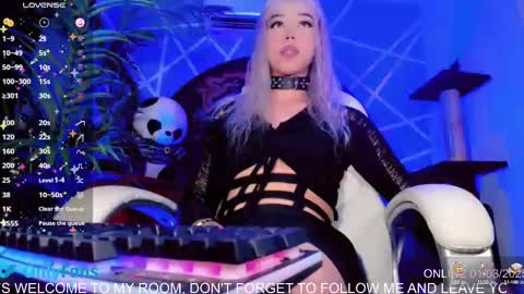 Snapshot of claudia_cooper chatting on March 2, 1:36 am online show from March 2, 1:36 am